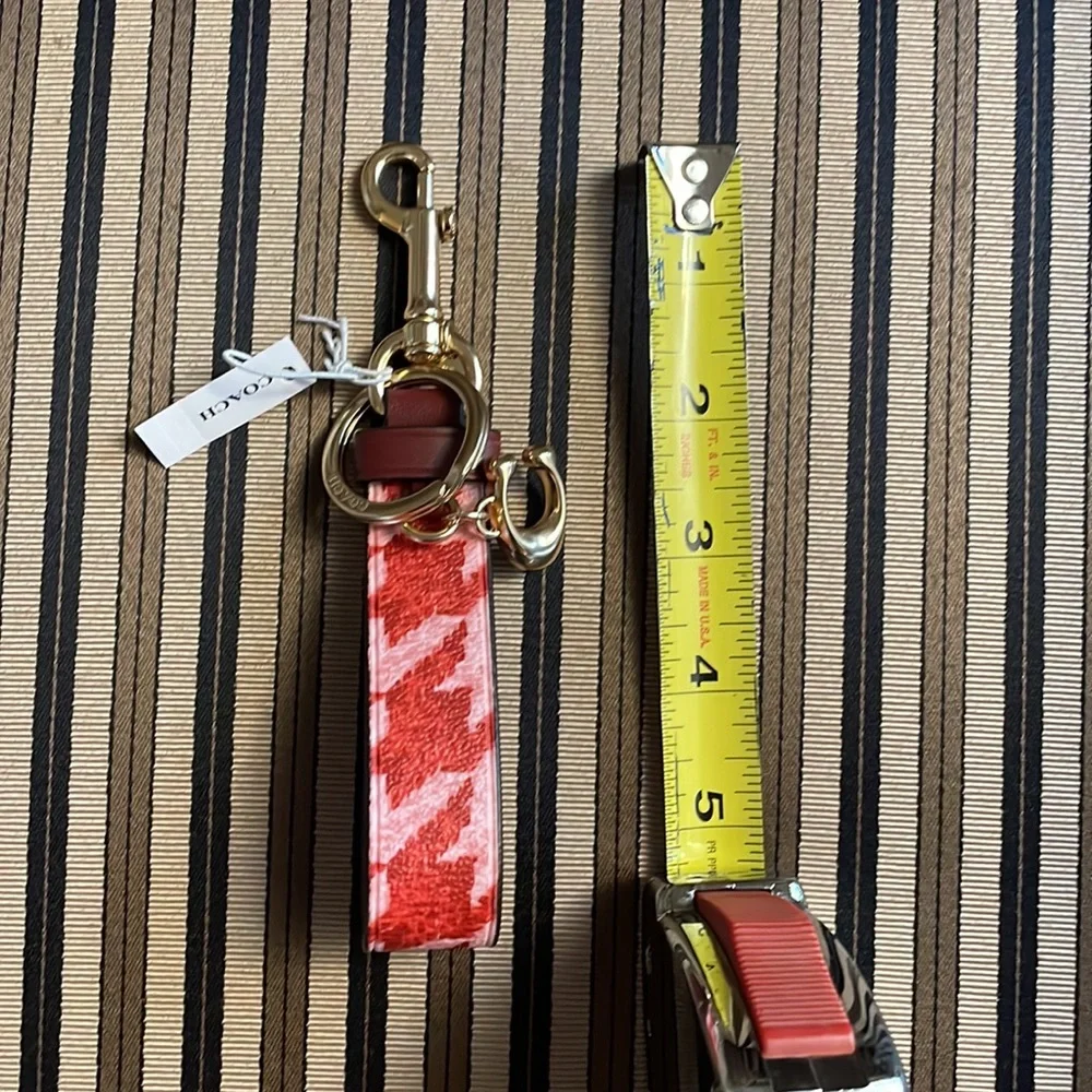 COACH Loop bag charm red pink houndstooth print keychain w/brass CK069